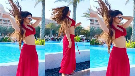 urvashi rautela sexy video|Urvashi Rautela flaunts her bikini body in drool